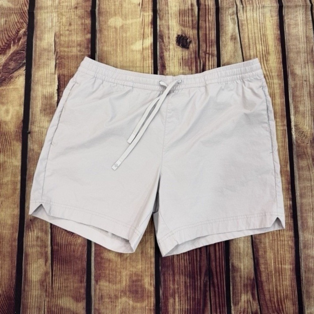 Cuts Men's Gray Solid Athletic Mesh Shorts Drawstring Pockets Flat Front
